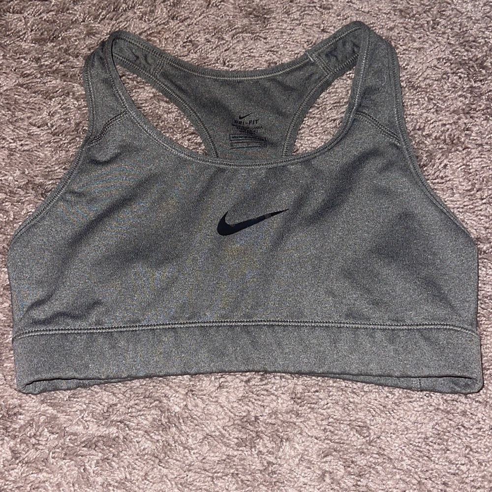 nice grey sports bra